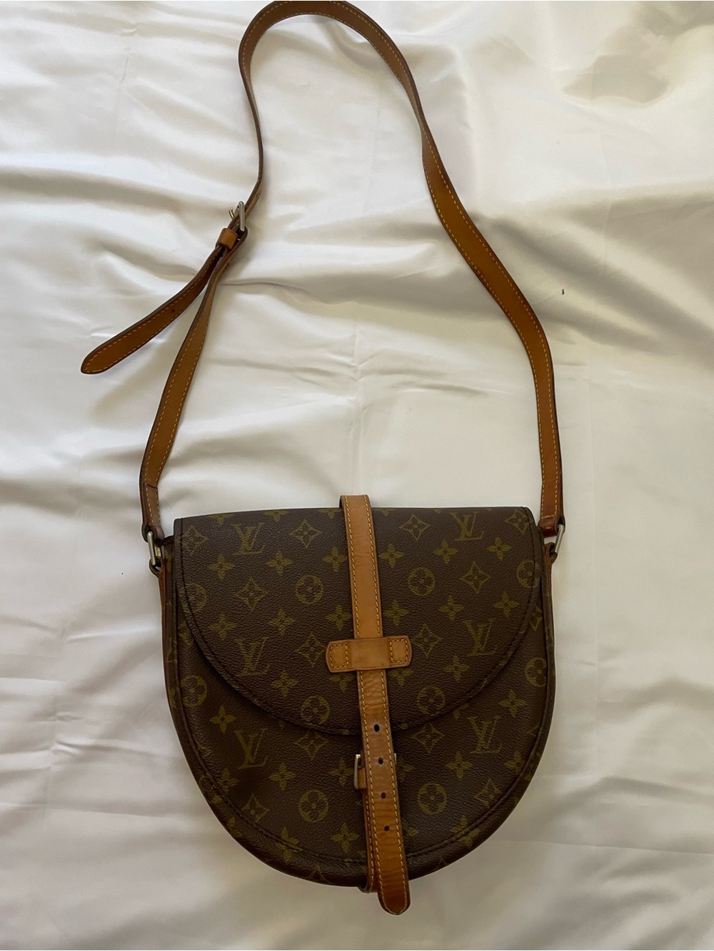 ✅AUTHENTIC✅LOUIS VUITTON CHANTILLY GM CROSSBODY BAG